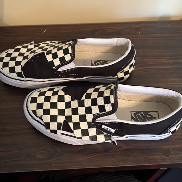 Vans - Picture 2 of 5